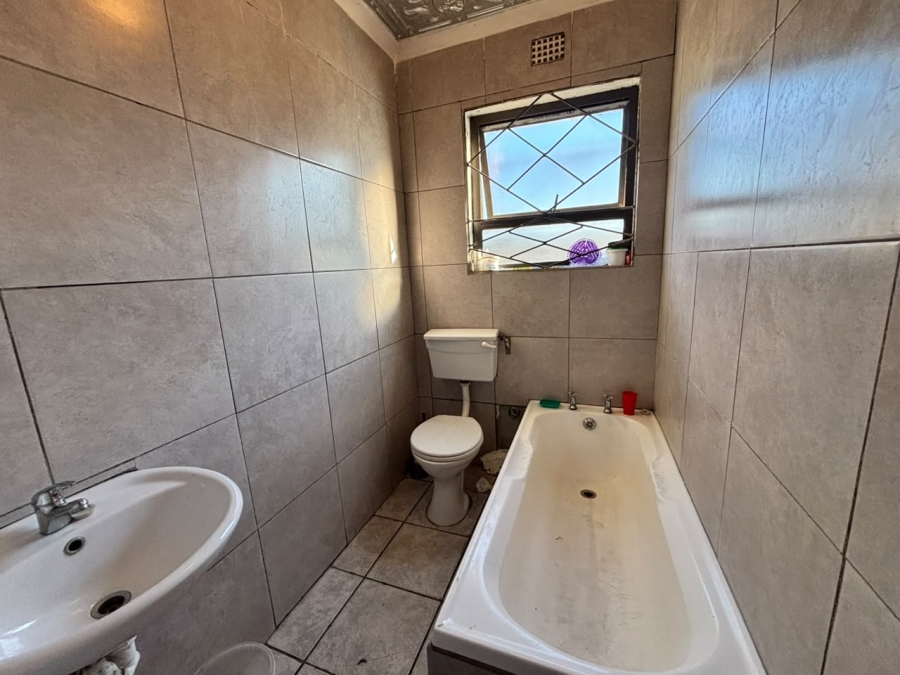 5 Bedroom Property for Sale in Russels Rest Western Cape